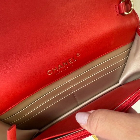CHANEL golden class wallet on chain red lambskin with gold hardware - Picture 11 of 15